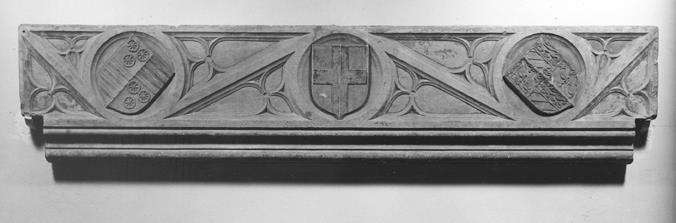 Schoorsteenfries met wapens van het Domkapittel, het Sticht en van bisschop David van Bourgondië