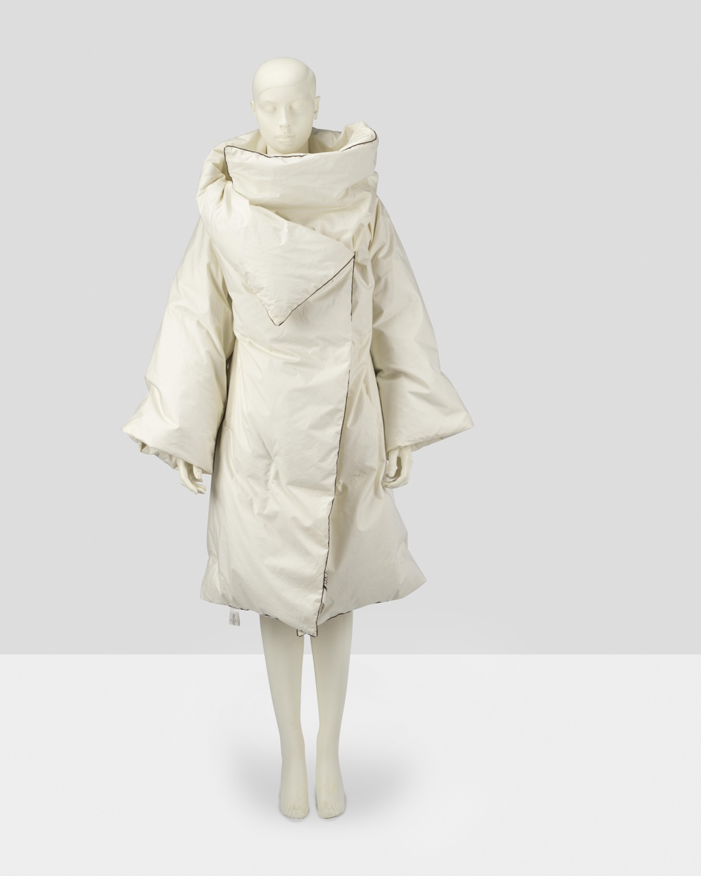 Ensemble 'Dekbedjas' bestaande uit jas, laken, hoes en ceintuurs