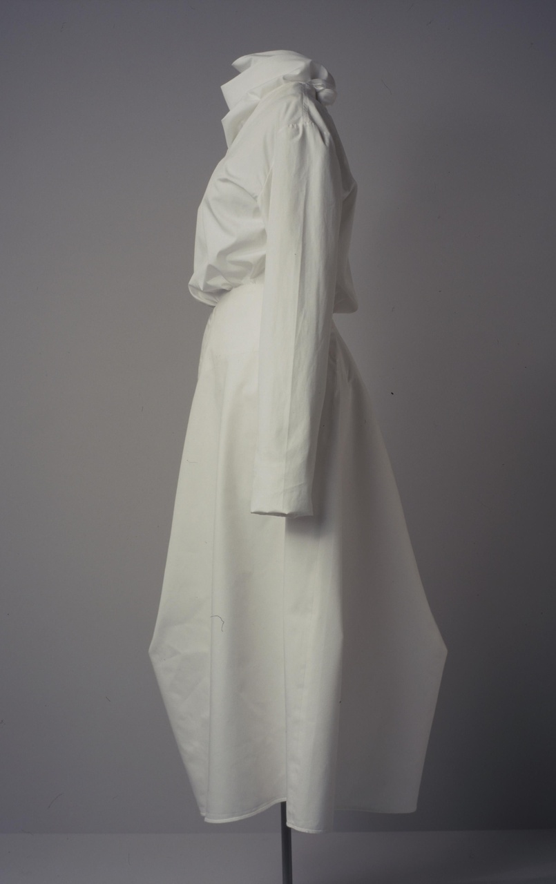 Damesensemble bestaande uit blouse, rok met knoopsluiting en sjaal (biedermeier silhouet)