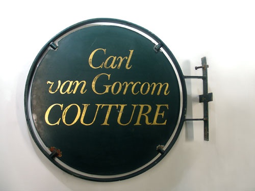 Uithangbord Carl van Gorcom Couture