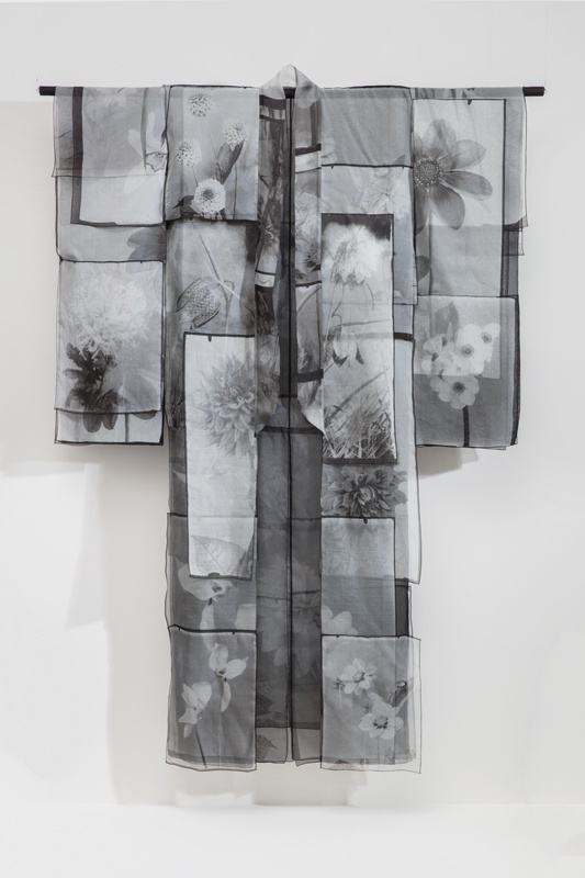 Kimono Tepe Flowers uit de collectie Zwart