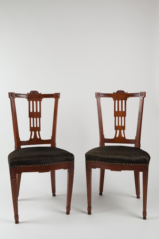 Twee stoelen