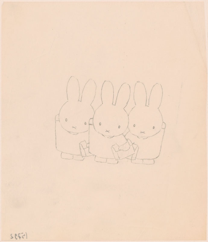 nijntje op school [drie zwaaiende konijnen waarvan twee met een schooltas, niet opgenomen in het kinderboek]
