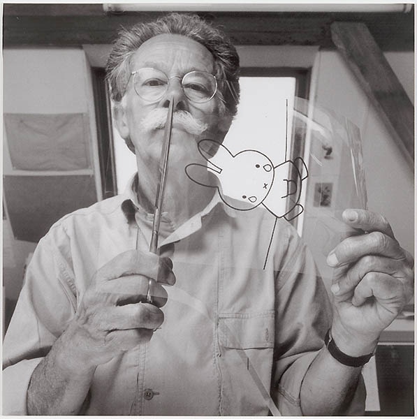 Dick Bruna aan het werk (serie van het ontwerpproces voor een tekening van Nijntje, fotograaf: Ernst Moritz, print 12/13)