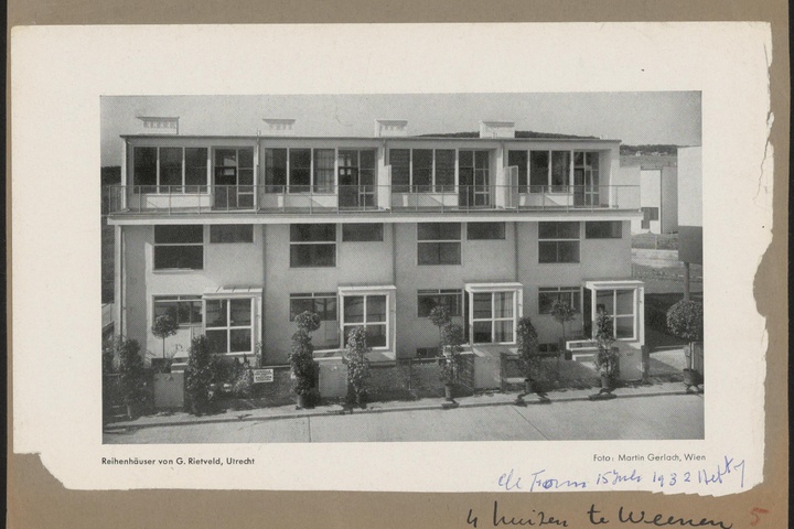 Afbeelding van Werkbundsiedlung Wenen, 1932, woningrij vanuit overburen, ca.1932