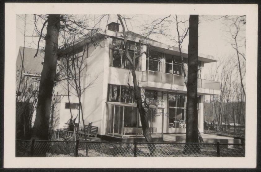 Afbeelding van woning Hillebrand, ca.1935, tuinkant met hoek achterkant iets dichterbij