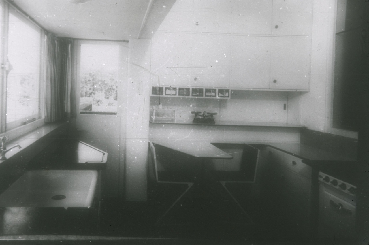 Afbeelding van woning Stoop, ca.1951, interieur keuken
