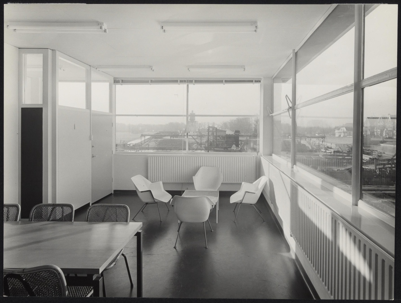 Afbeelding van kantoor Schrale Beton, ca.1958, interieur met zithoek