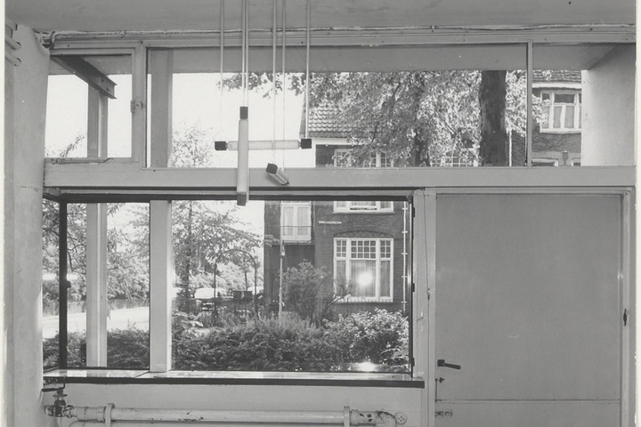 Foto's Rietveld Schröderhuis; Interieur werkkamer beganegrond