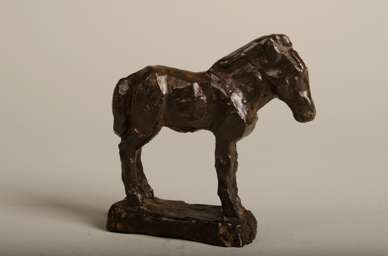 Sculptuur van een paard
