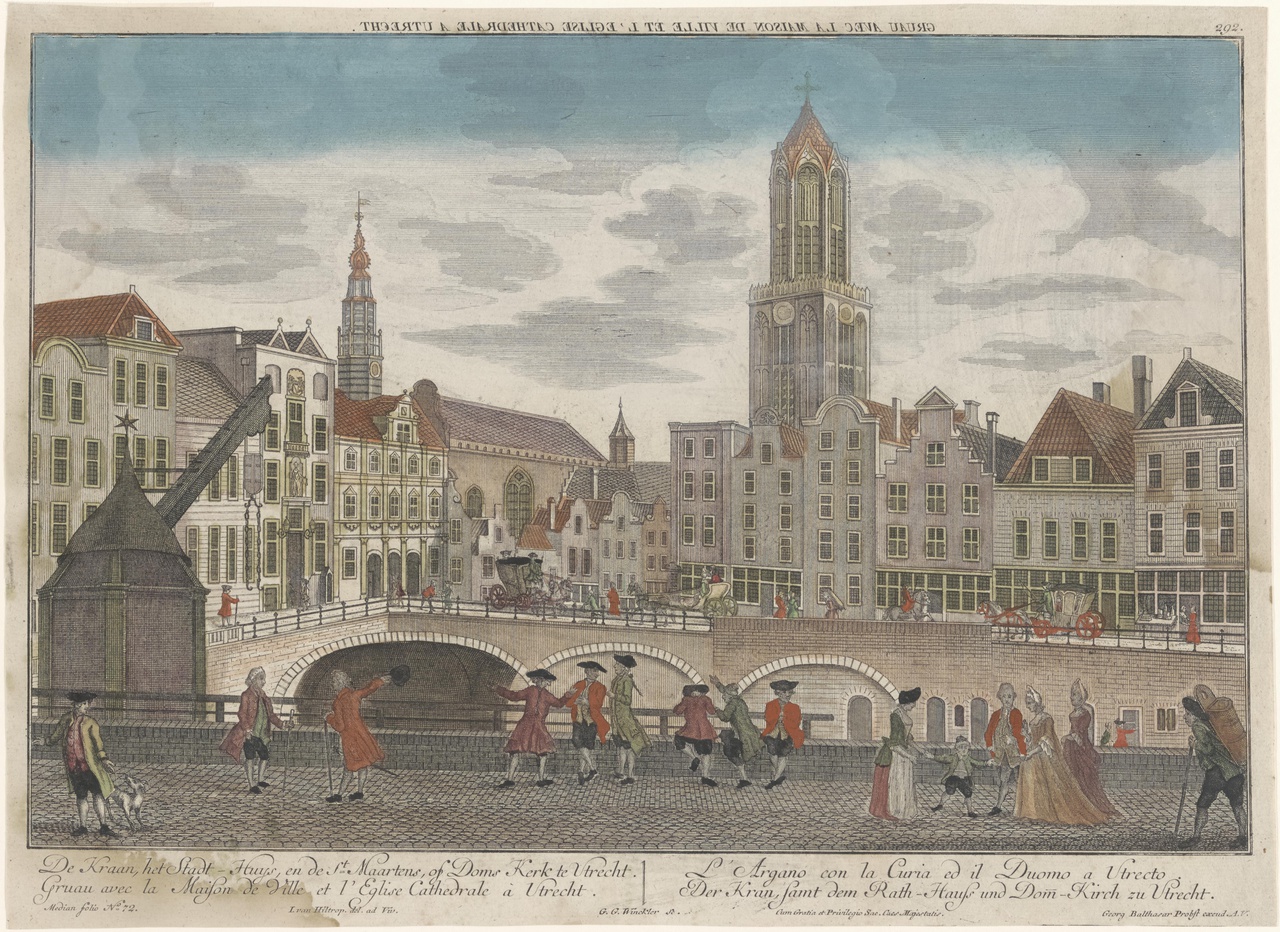 Gezicht op het Utrechtse Stadhuis, de Domtoren en de Kraan