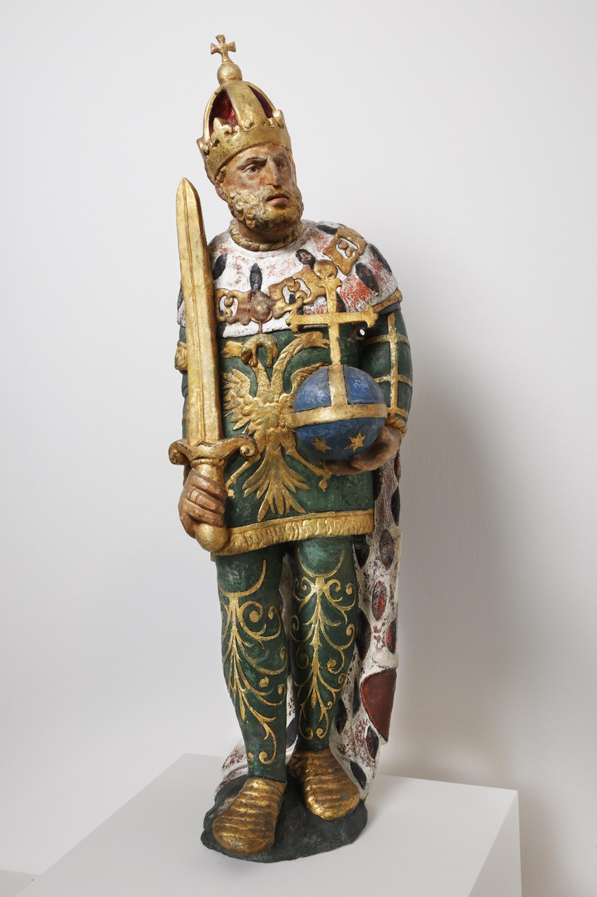 Gevelversiering met beeld van keizer Karel V