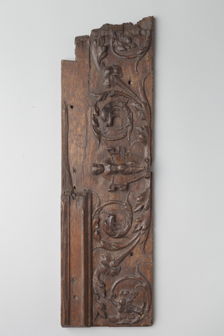 Reliëf met naakt figuurtje, fragment van een preekstoel