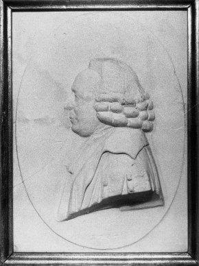 Portretreliëf van Joannes Fredericus Hennert (1733-1813), hoogleraar in de wiskunde