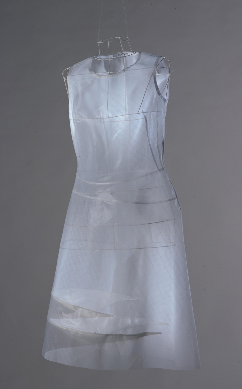 Baleinen jurk uit de collectie 'Doubles/Twins'