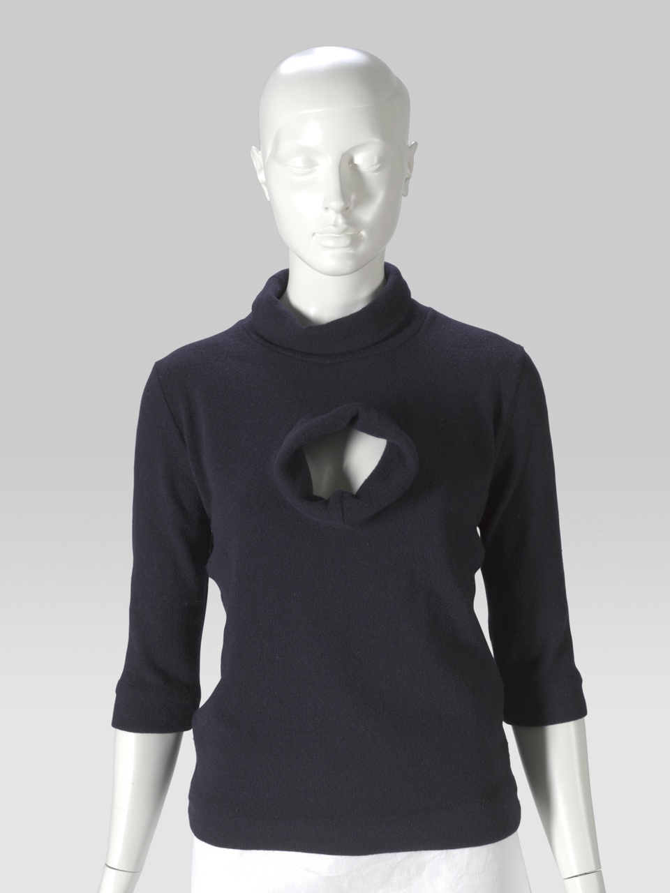 Triple turtleneck sweater uit de collectie' Show me your second face'