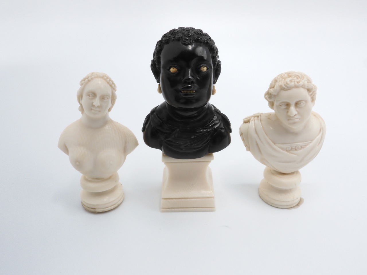 Drie bustes