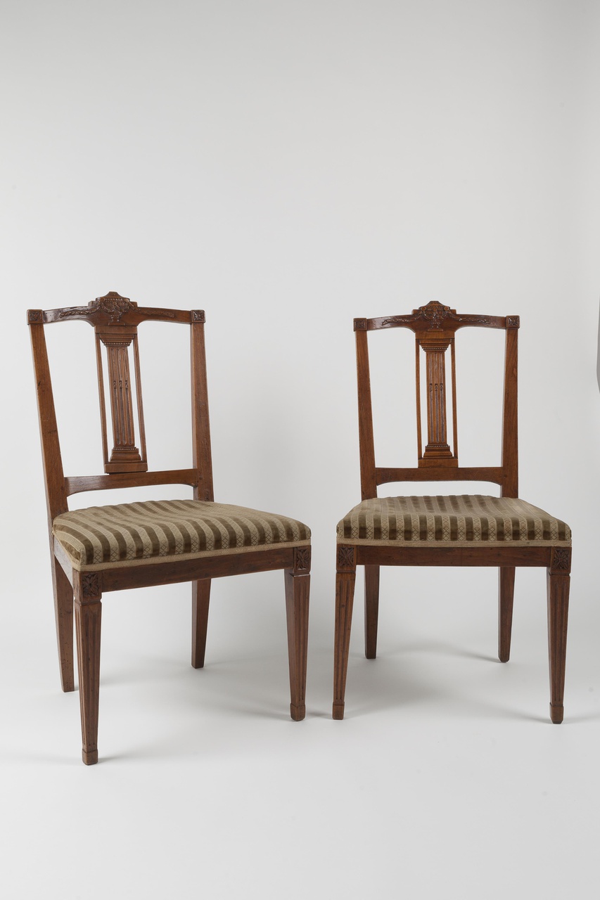 Twee stoelen