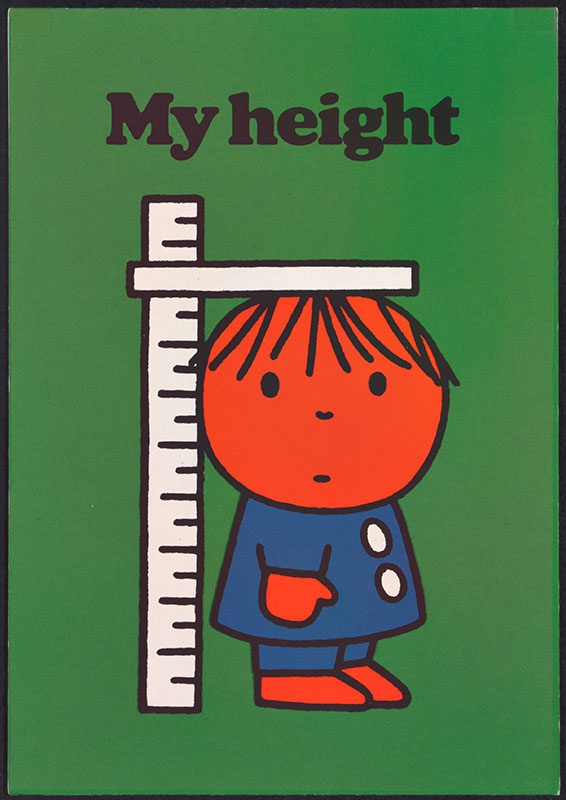 My height [jongen onder meetlat]