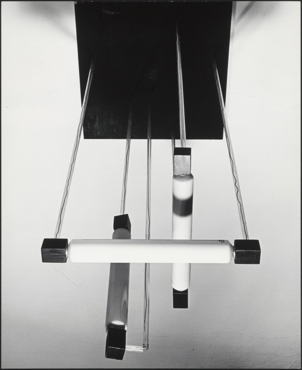 Afbeelding van hanglamp met 3 buizen, van onderen