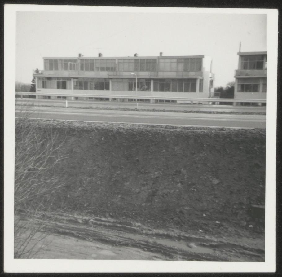 Afbeelding van verhoogde weg voor R.S.H. 1962, vanaf verdieping R.S.H.