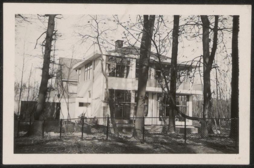 Afbeelding van woning Hillebrand, ca.1935, tuinkant met hoek achterkant