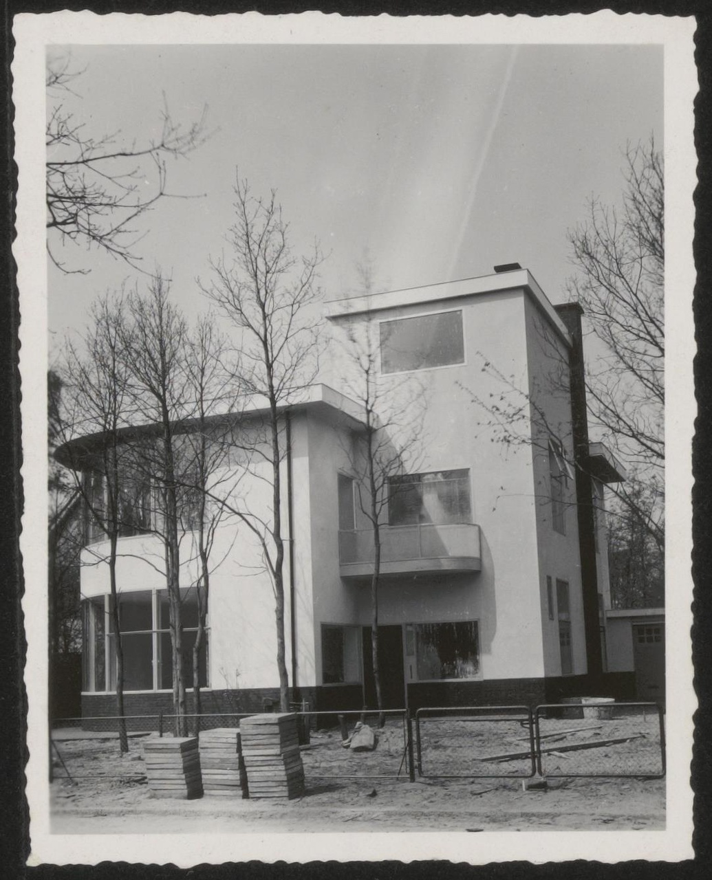 Afbeelding van woning Wijburg, nog onbewoond, 1939, hoek entree
