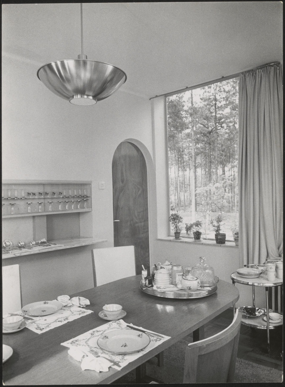 Afbeelding van woning Nijland, interieur eetkamer, ca.1942