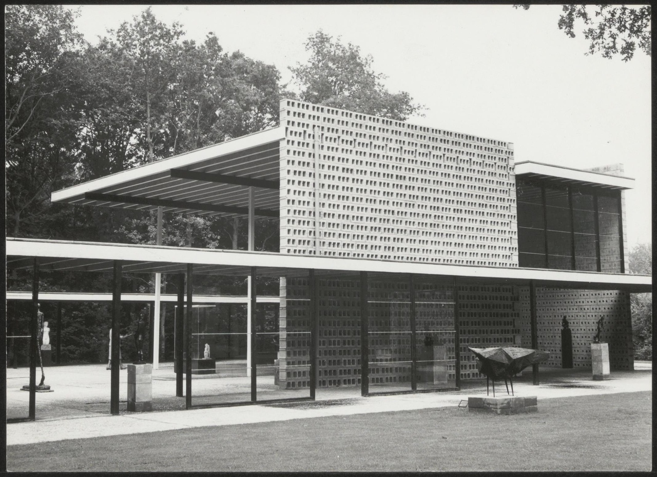 Afbeelding van expo-paviljoen Otterlo, ca.1965, zuidwest kant