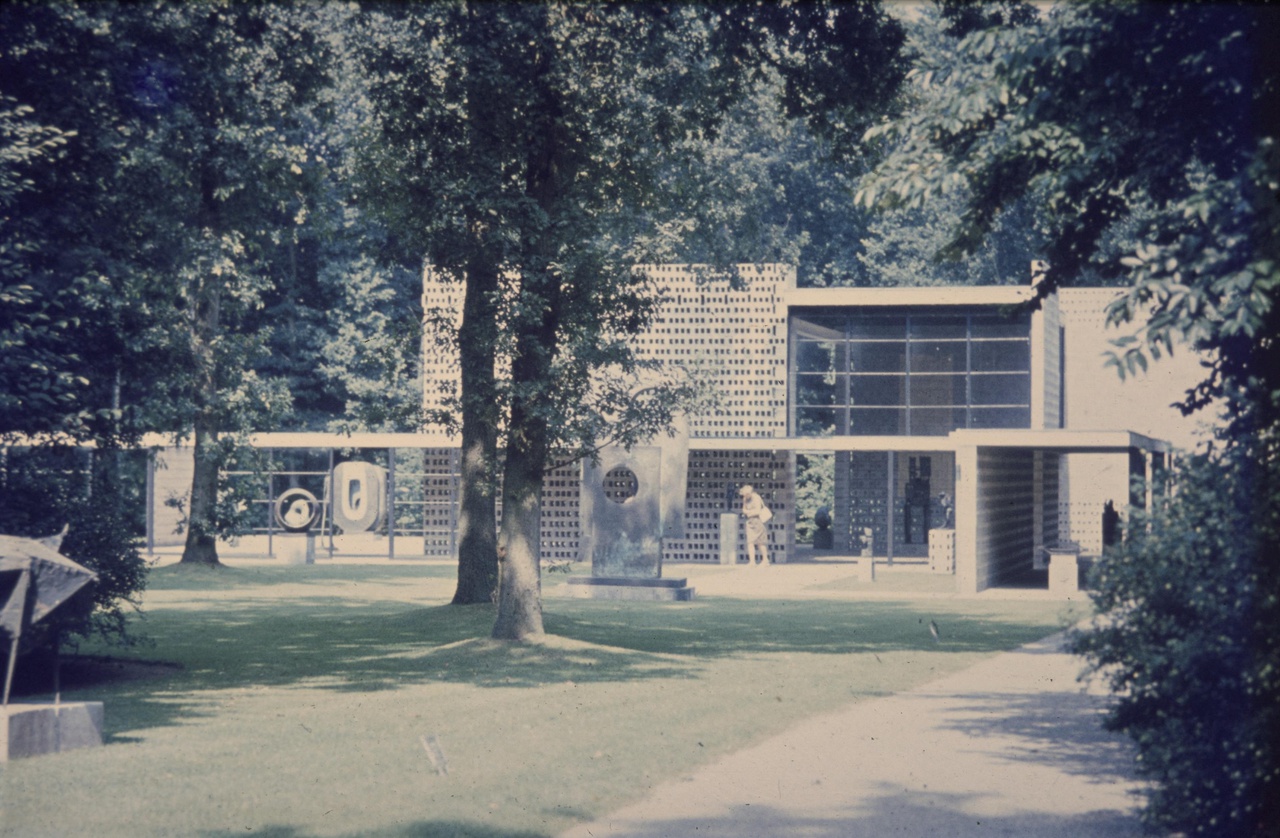 Afbeelding van expo-paviljoen Otterlo, ca.1965, zuidkant