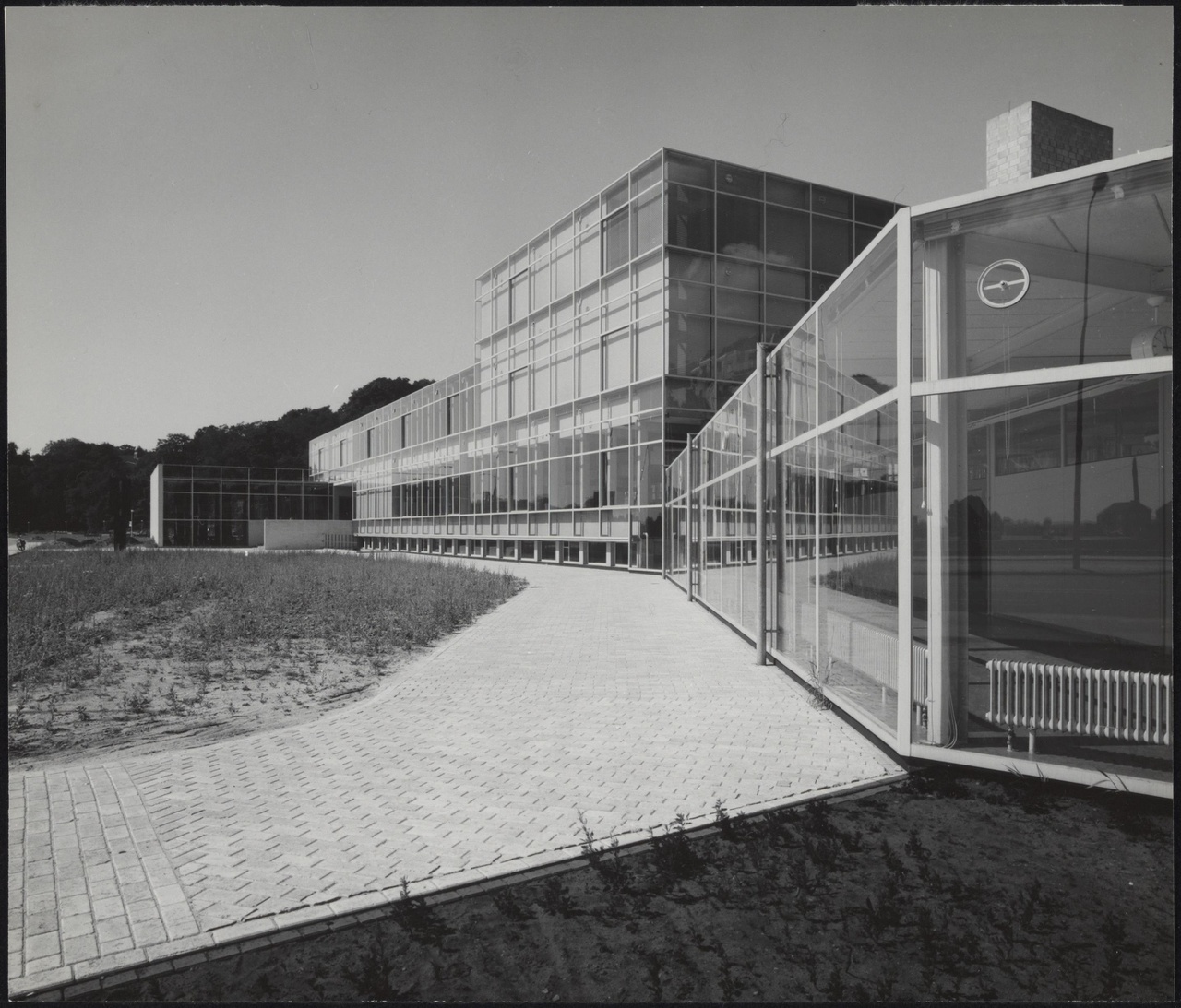 Afbeelding van Kunstacademie Arnhem, ca.1963, voorkant schuin vanuit het oosten