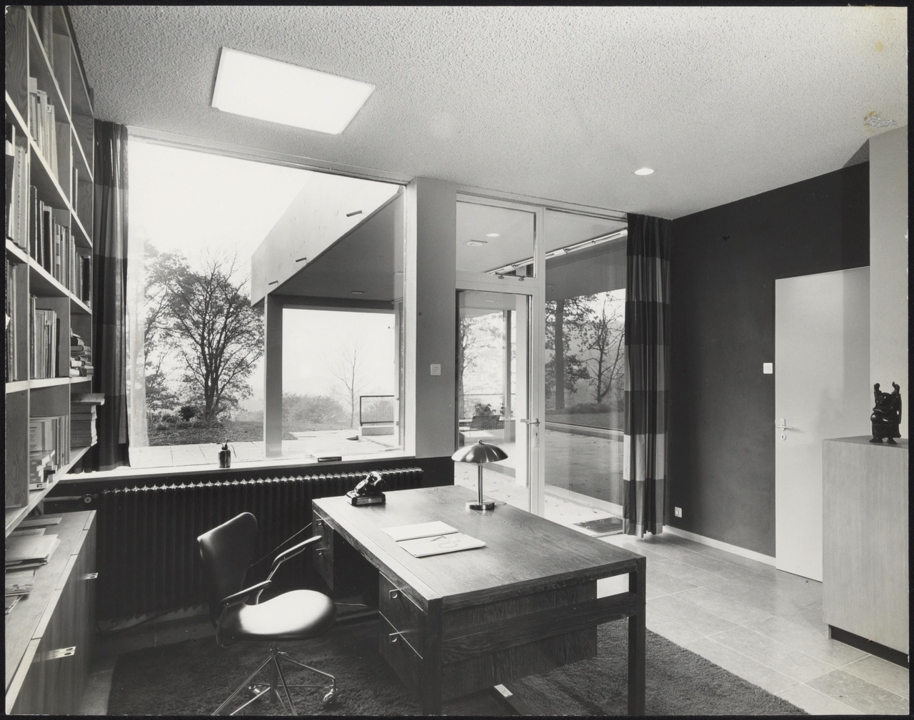 Afbeelding van woning Van Slobbe, Heerlen, 1964, interieur studeerkamer