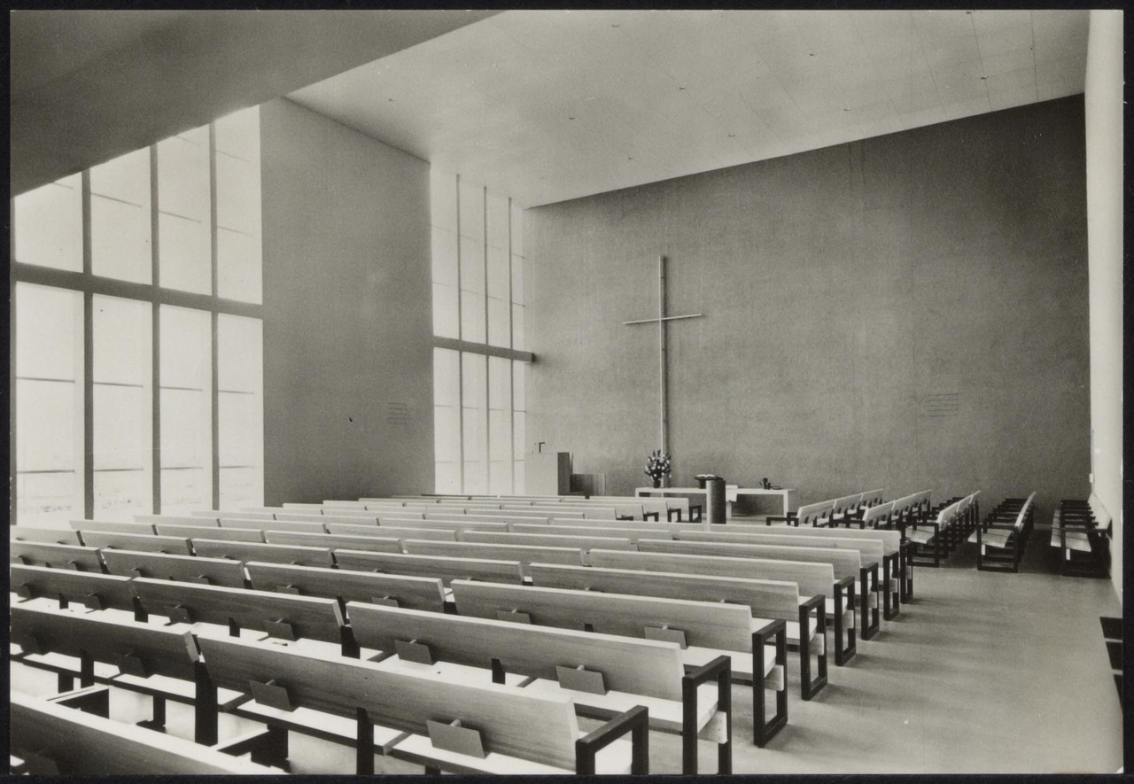Afbeelding van De Hoeksteen, ca.1965, kerkinterieur
