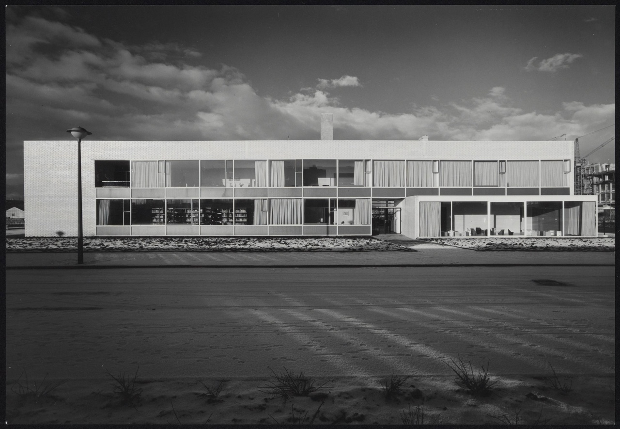 Afbeelding van gebouw Vrije Gemeente, ca.1967, recht aanzicht zuidkant