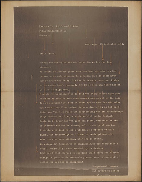 Kopie van brief van Bep Eskes-Rietveld aan Truus Schröder over het overlijden van Rietveld