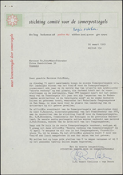 Brief van L.E. Roest-Crollius aan Truus Schröder waarin Roest-Crollius Truus uitnodigt voor het in ontvangst nemen van de zomerzegels: aspecten van de Nederlandse Architectuur in de twintigste eeuw
