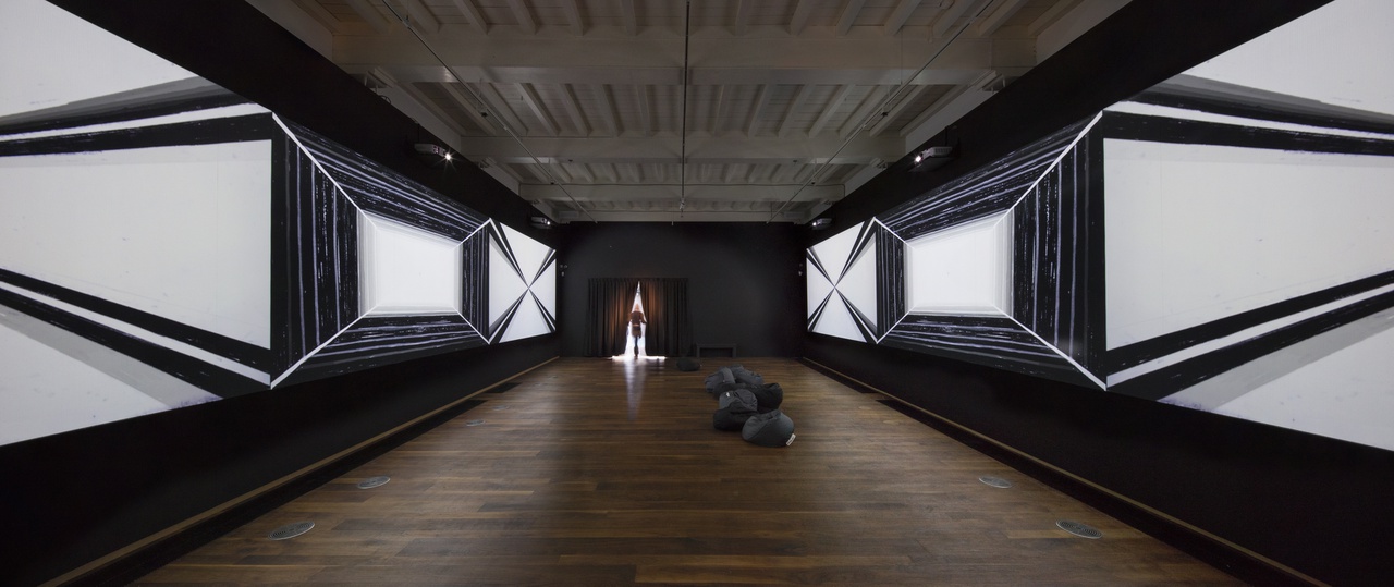 8/11 - Installation view of Robbie Cornelissen, The Black Room, 2018.